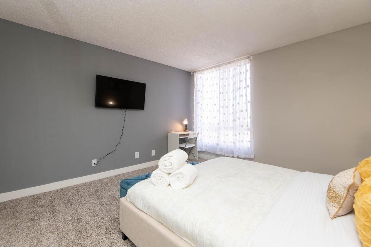 Luxury One Bedroom Apartments Free Parking&Pool ロサンゼルス エクステリア 写真