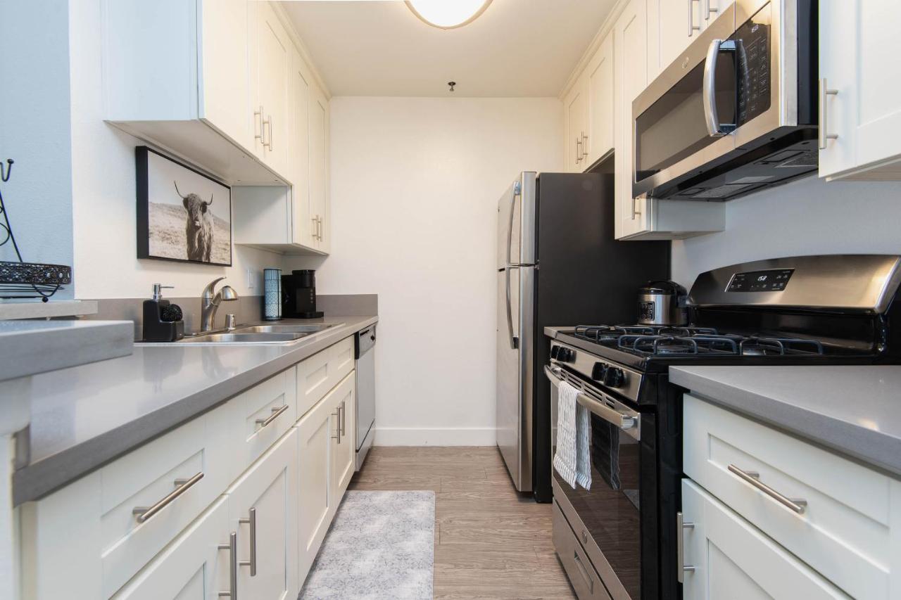 Luxury One Bedroom Apartments Free Parking&Pool ロサンゼルス エクステリア 写真