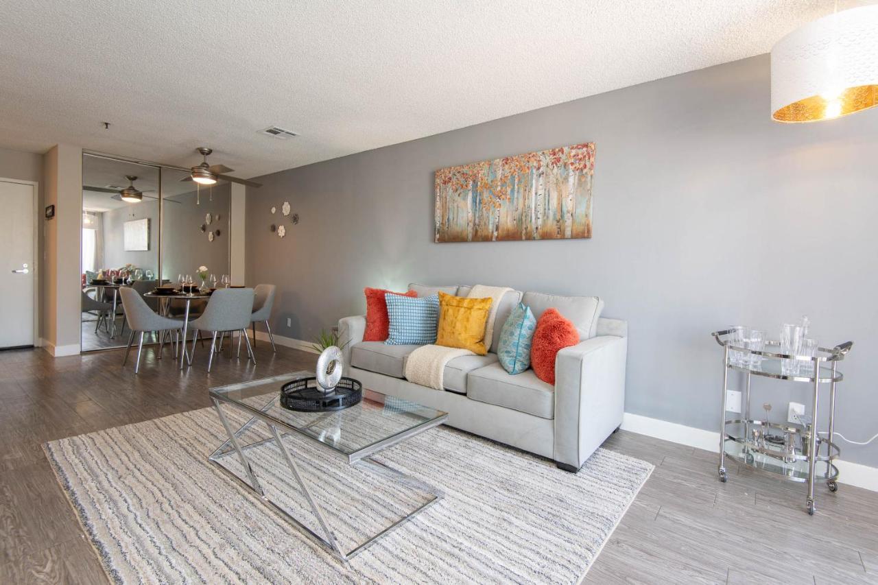 Luxury One Bedroom Apartments Free Parking&Pool ロサンゼルス エクステリア 写真