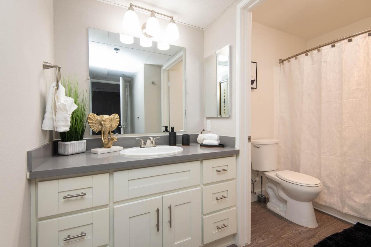Luxury One Bedroom Apartments Free Parking&Pool ロサンゼルス エクステリア 写真