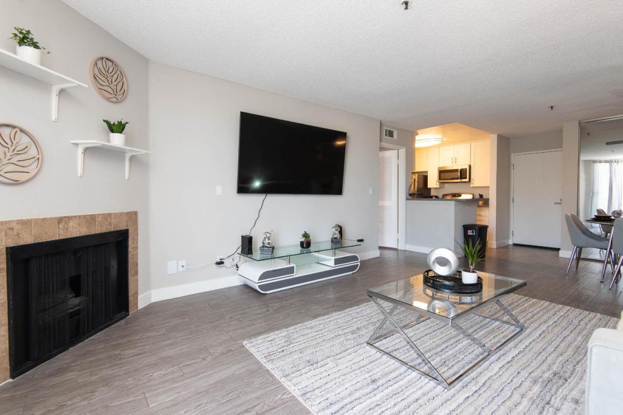 Luxury One Bedroom Apartments Free Parking&Pool ロサンゼルス エクステリア 写真