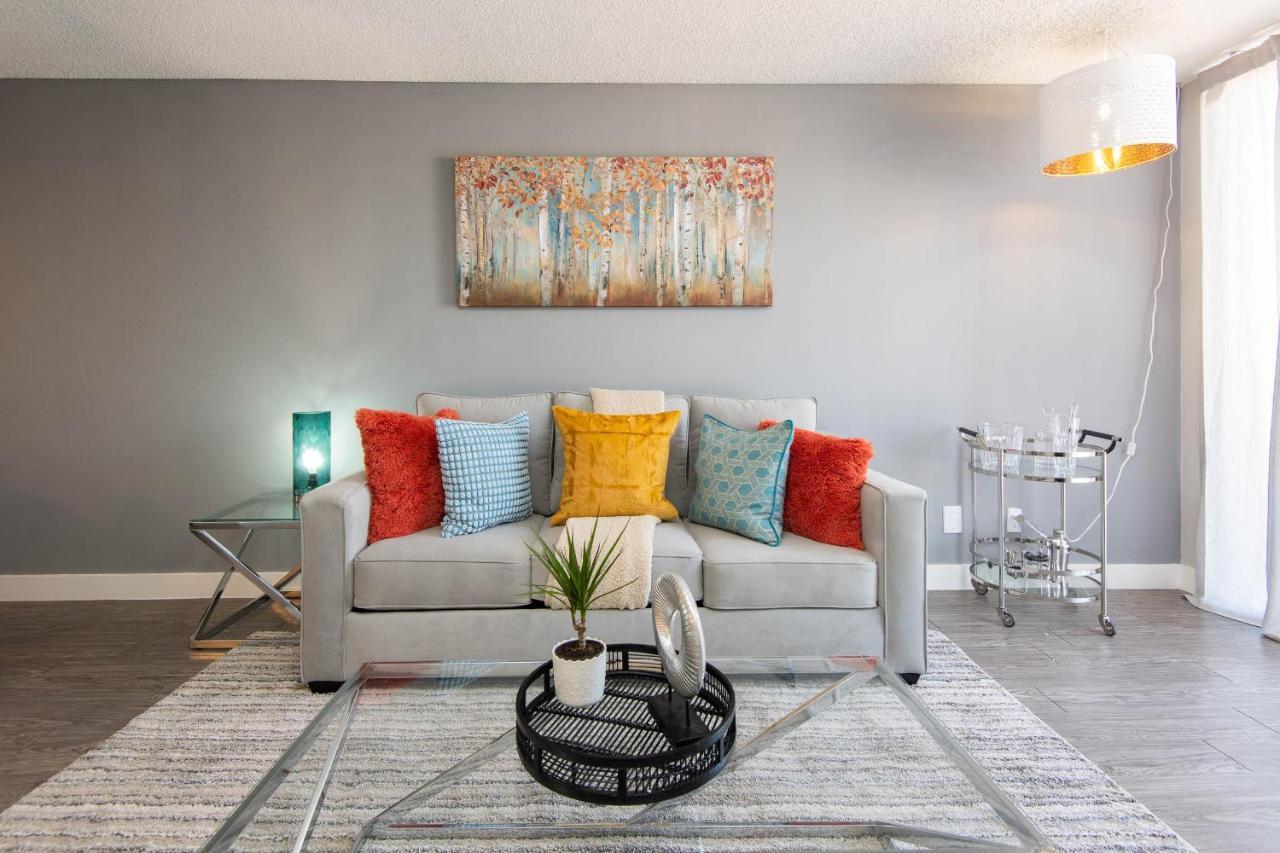 Luxury One Bedroom Apartments Free Parking&Pool ロサンゼルス エクステリア 写真