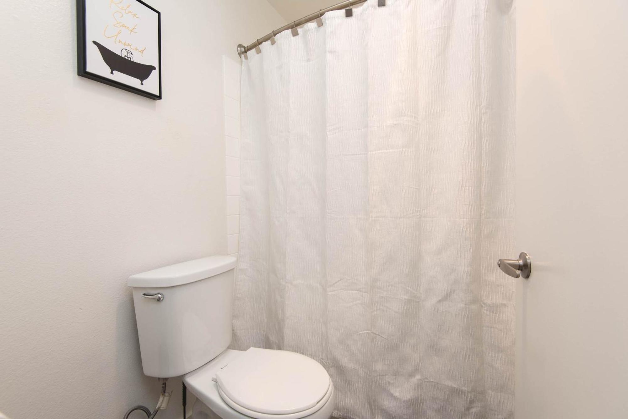 Luxury One Bedroom Apartments Free Parking&Pool ロサンゼルス エクステリア 写真