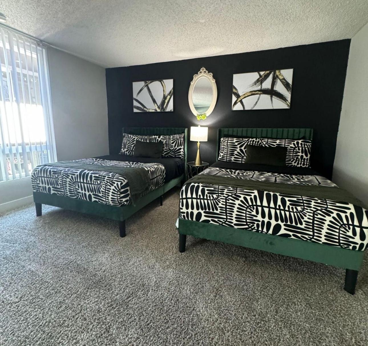 Luxury One Bedroom Apartments Free Parking&Pool ロサンゼルス エクステリア 写真