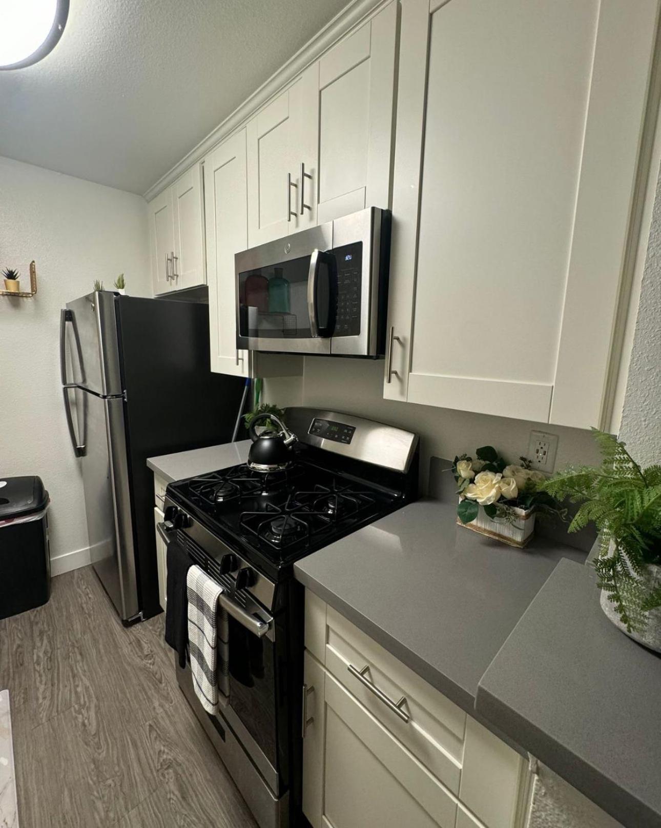 Luxury One Bedroom Apartments Free Parking&Pool ロサンゼルス エクステリア 写真