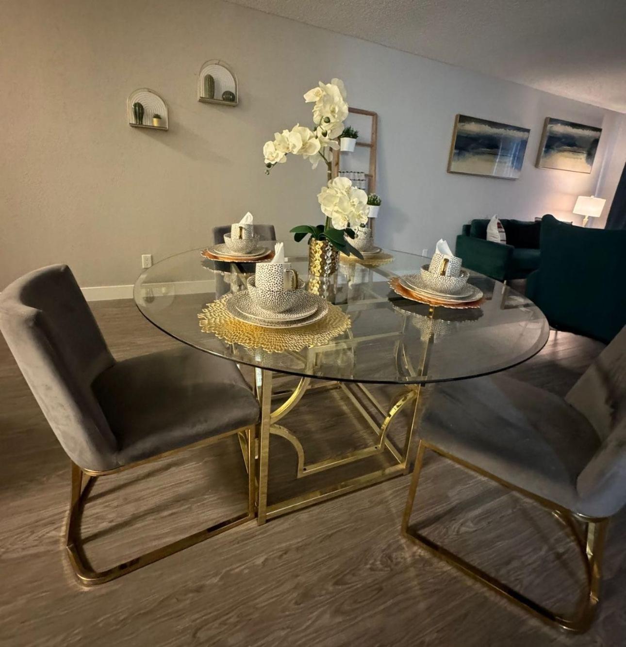 Luxury One Bedroom Apartments Free Parking&Pool ロサンゼルス エクステリア 写真