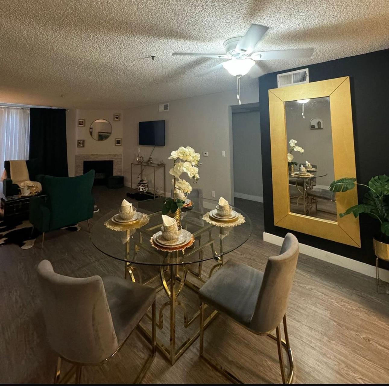 Luxury One Bedroom Apartments Free Parking&Pool ロサンゼルス エクステリア 写真