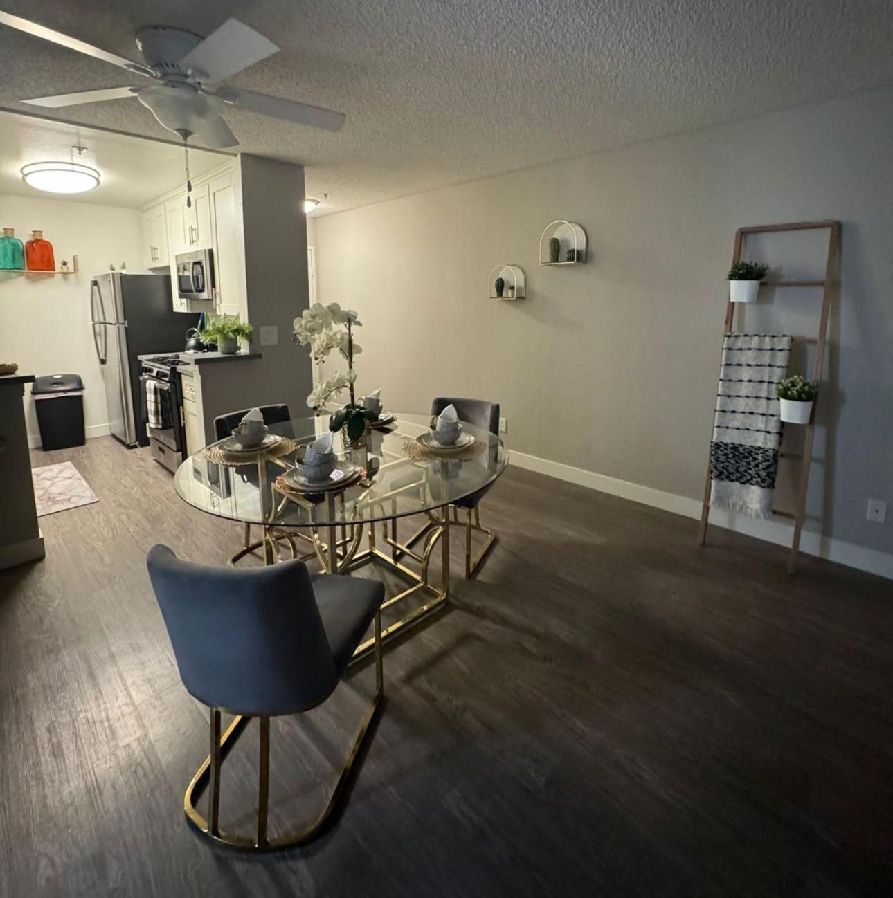 Luxury One Bedroom Apartments Free Parking&Pool ロサンゼルス エクステリア 写真